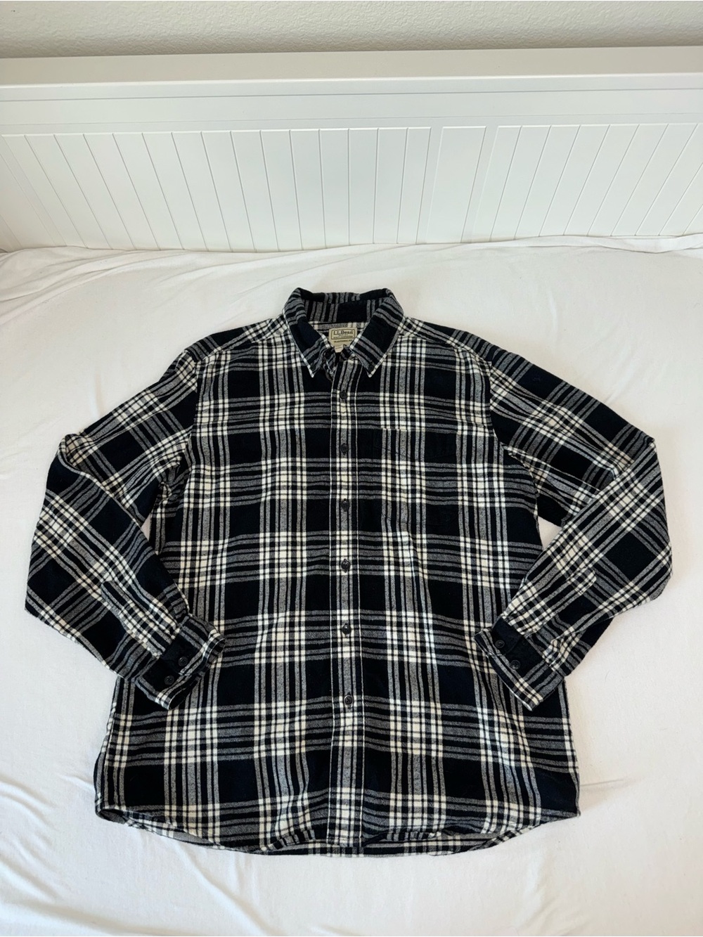 L.L.Bean Men's Black & White Plaid Flannel Button-Down Shirt